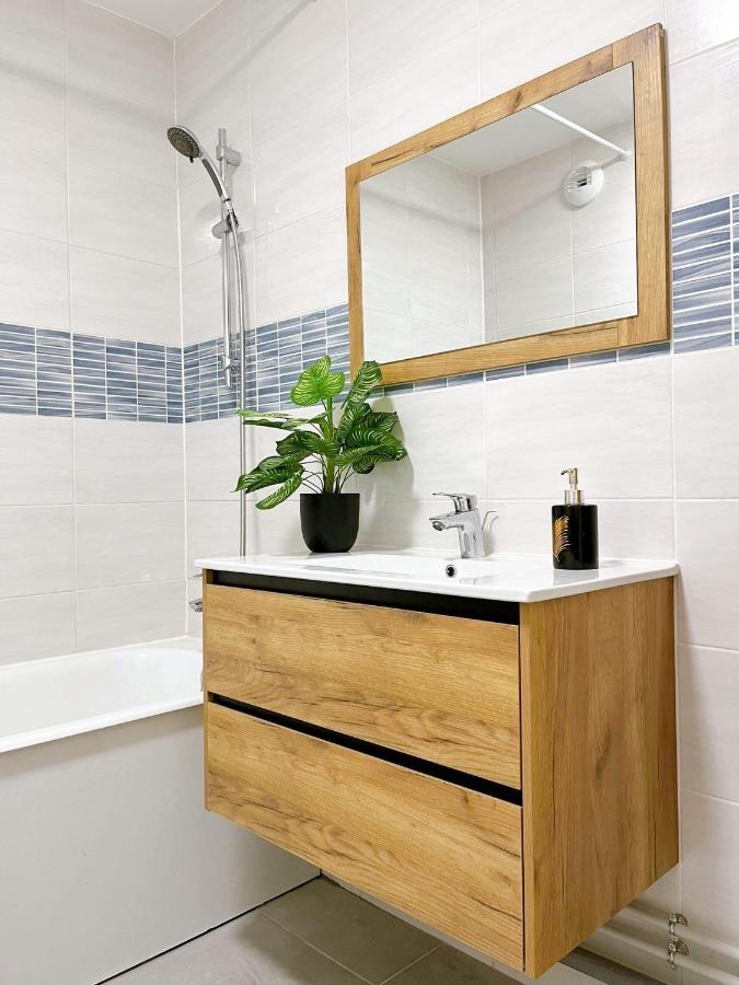 Colors Of Life Apartment Torcy  Bagian luar foto